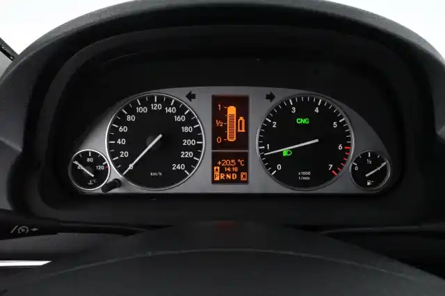 Harmaa Tila-auto, Mercedes-Benz B – BVN-513