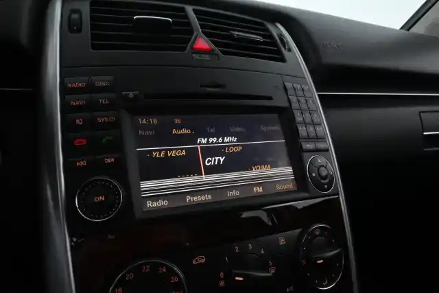 Harmaa Tila-auto, Mercedes-Benz B – BVN-513