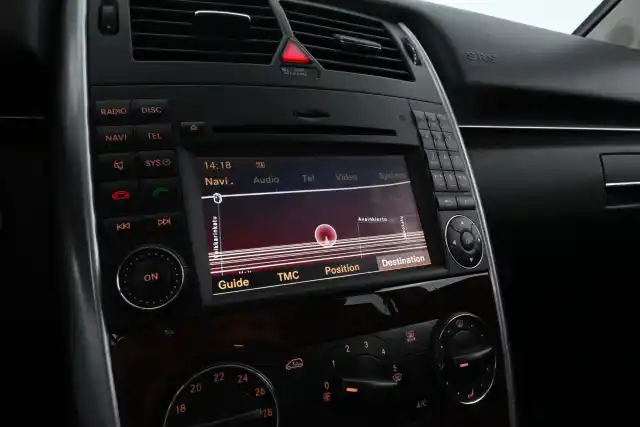 Harmaa Tila-auto, Mercedes-Benz B – BVN-513