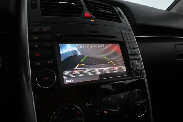 Harmaa Tila-auto, Mercedes-Benz B – BVN-513