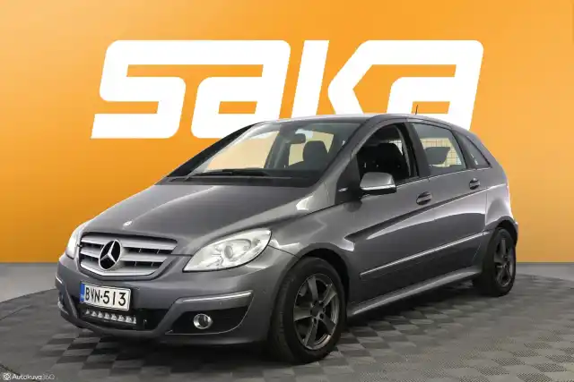 Harmaa Tila-auto, Mercedes-Benz B – BVN-513