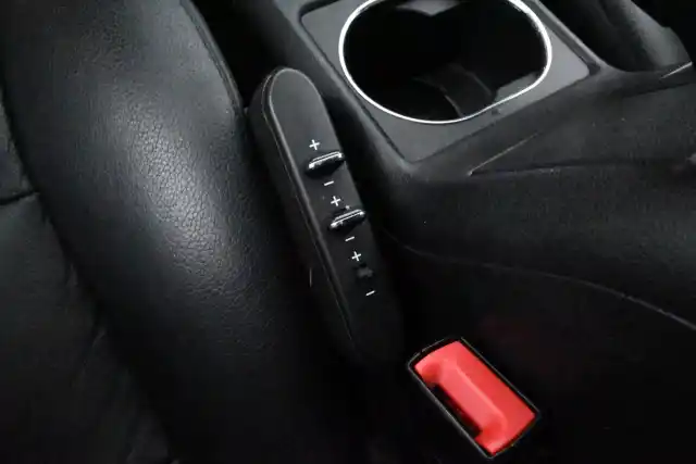 Harmaa Tila-auto, Mercedes-Benz B – BVN-513