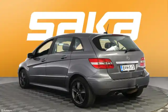 Harmaa Tila-auto, Mercedes-Benz B – BVN-513