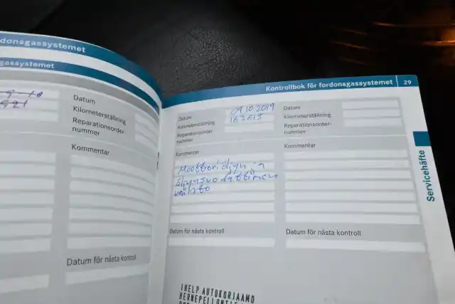 Harmaa Tila-auto, Mercedes-Benz B – BVN-513