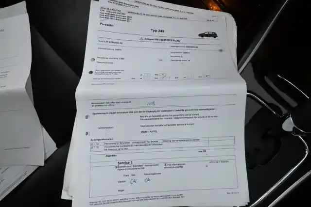 Harmaa Tila-auto, Mercedes-Benz B – BVN-513