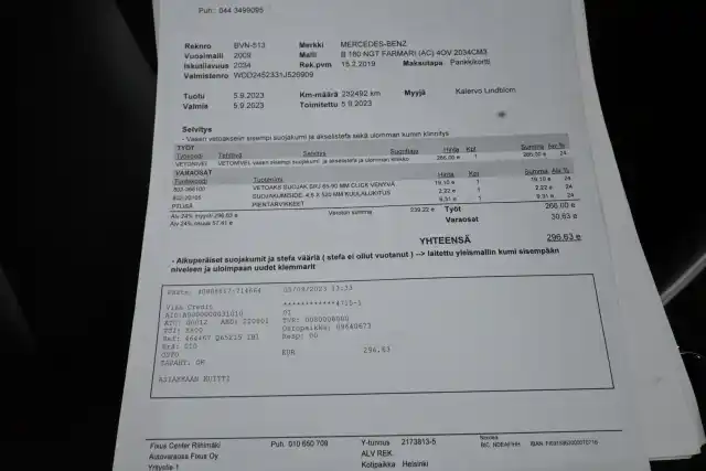 Harmaa Tila-auto, Mercedes-Benz B – BVN-513