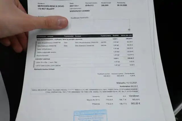 Harmaa Tila-auto, Mercedes-Benz B – BVN-513