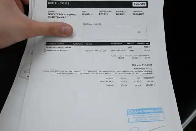 Harmaa Tila-auto, Mercedes-Benz B – BVN-513