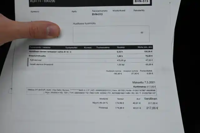 Harmaa Tila-auto, Mercedes-Benz B – BVN-513