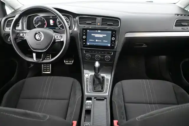 Harmaa Farmari, Volkswagen Golf – BVO-345
