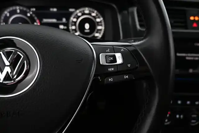 Harmaa Farmari, Volkswagen Golf – BVO-345