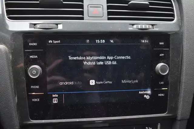 Harmaa Farmari, Volkswagen Golf – BVO-345
