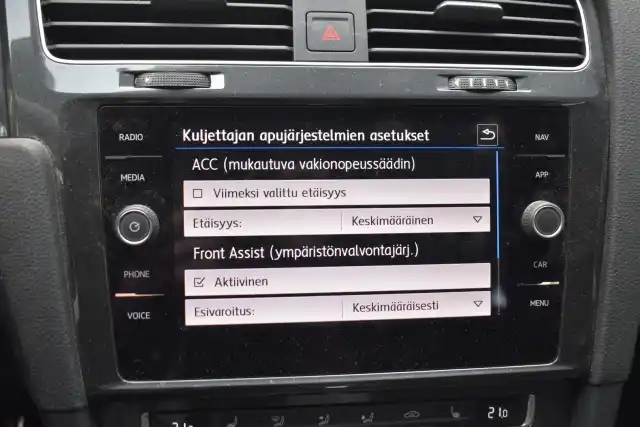 Harmaa Farmari, Volkswagen Golf – BVO-345