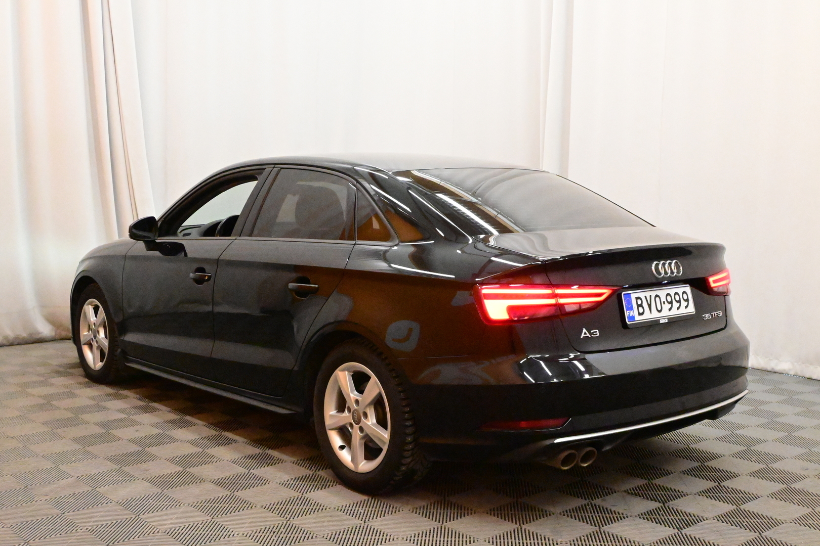 Musta Sedan, Audi A3 – BVO-999