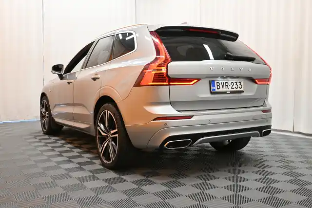 Harmaa Maastoauto, Volvo XC60 – BVR-233