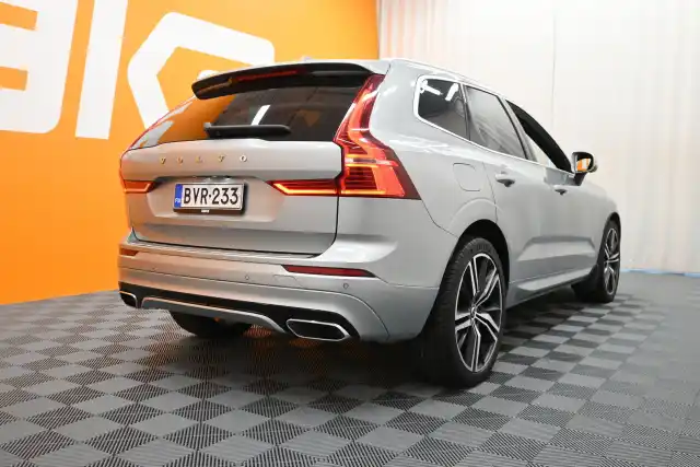 Harmaa Maastoauto, Volvo XC60 – BVR-233