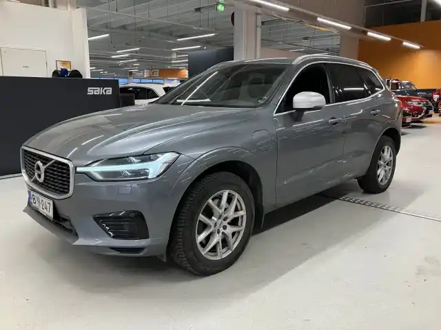 Harmaa Maastoauto, Volvo XC60 – BVR-247