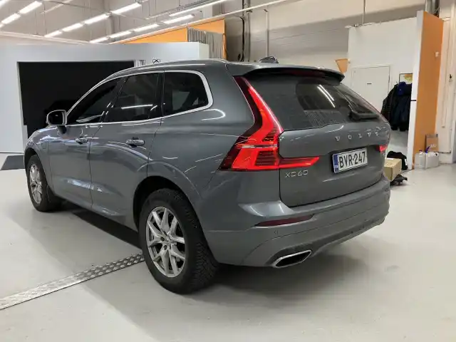 Harmaa Maastoauto, Volvo XC60 – BVR-247