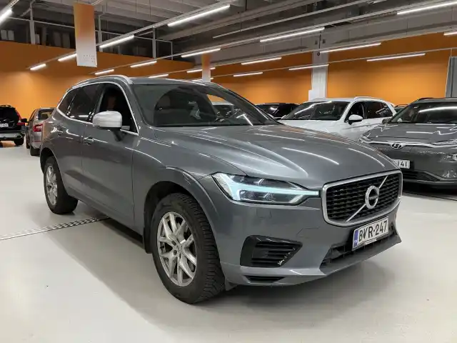 Harmaa Maastoauto, Volvo XC60 – BVR-247