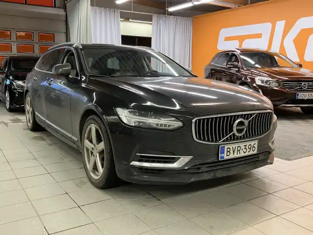 Musta Farmari, Volvo V90 – BVR-396