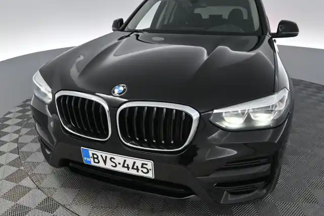 Musta Maastoauto, BMW X3 – BVS-445