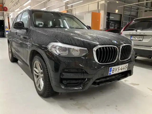 Musta Maastoauto, BMW X3 – BVS-445