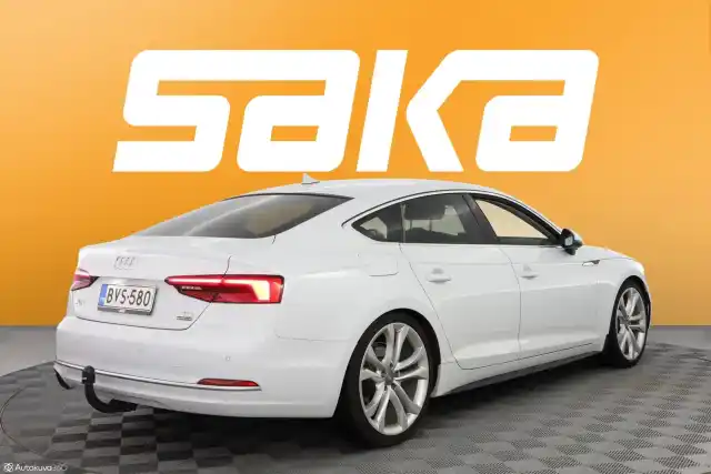 Valkoinen Viistoperä, Audi A5 – BVS-580