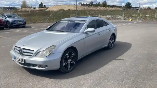 Harmaa Coupe, Mercedes-Benz CLS – BVS-635