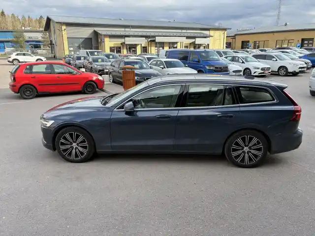 Sininen Farmari, Volvo V60 – BVT-742