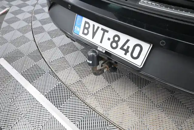 Musta Farmari, Seat Leon ST – BVT-840