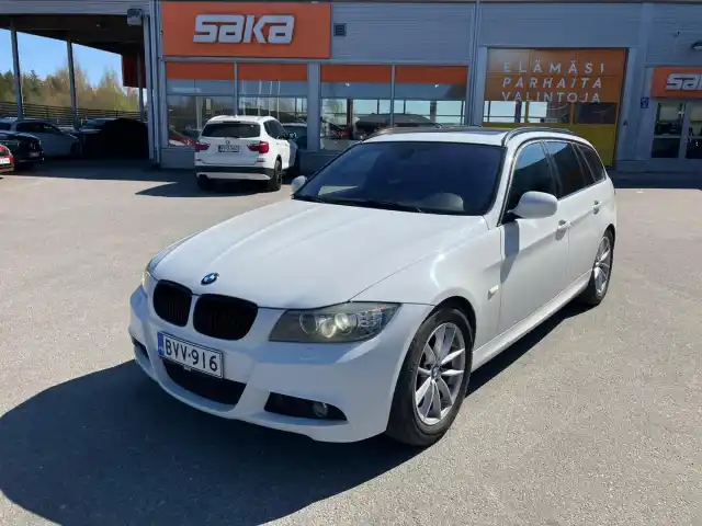 Valkoinen Farmari, BMW 320 – BVV-916