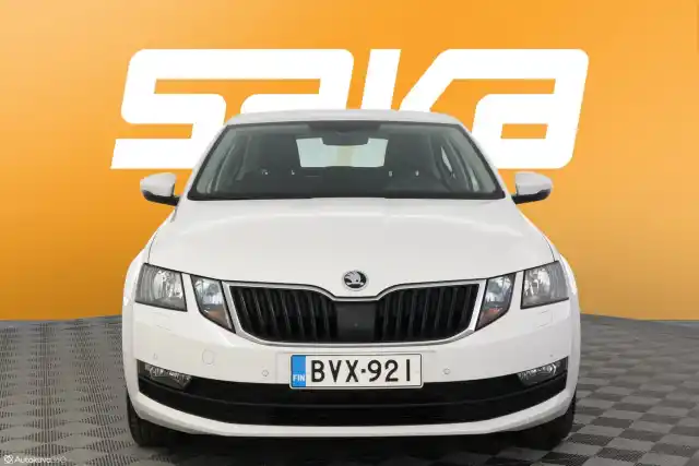 Valkoinen Viistoperä, Skoda Octavia – BVX-921