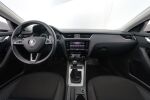 Valkoinen Viistoperä, Skoda Octavia – BVX-921, kuva 9