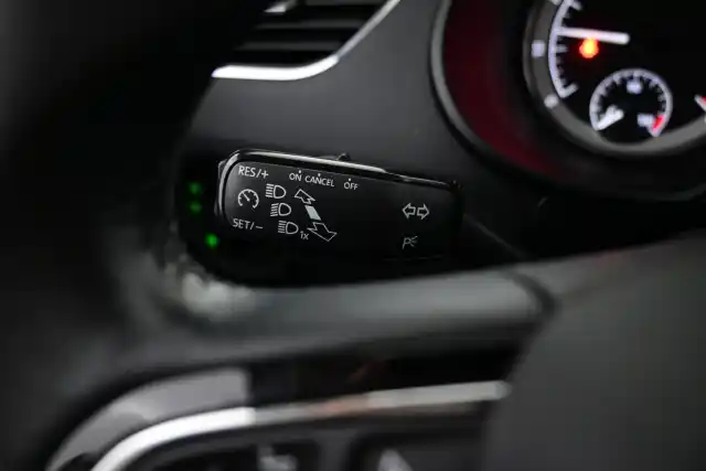 Valkoinen Viistoperä, Skoda Octavia – BVX-921