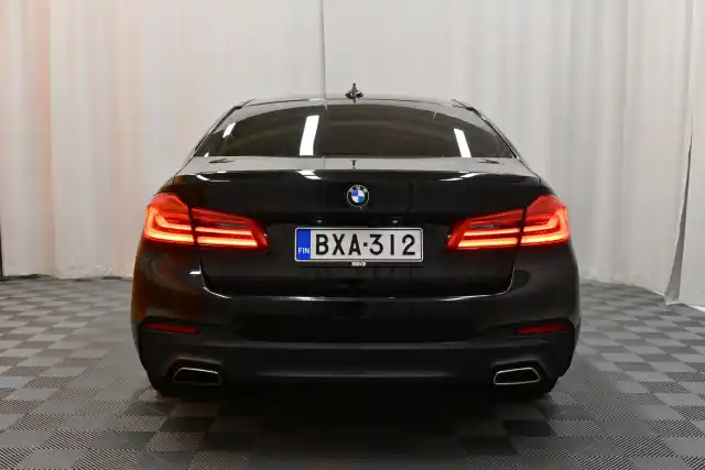 Musta Sedan, BMW 530 – BXA-312