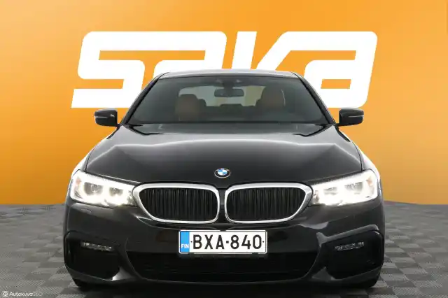 Musta Sedan, BMW 530 – BXA-840