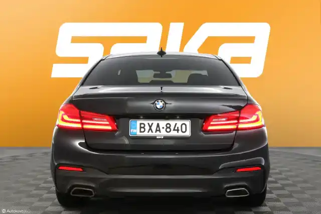 Musta Sedan, BMW 530 – BXA-840