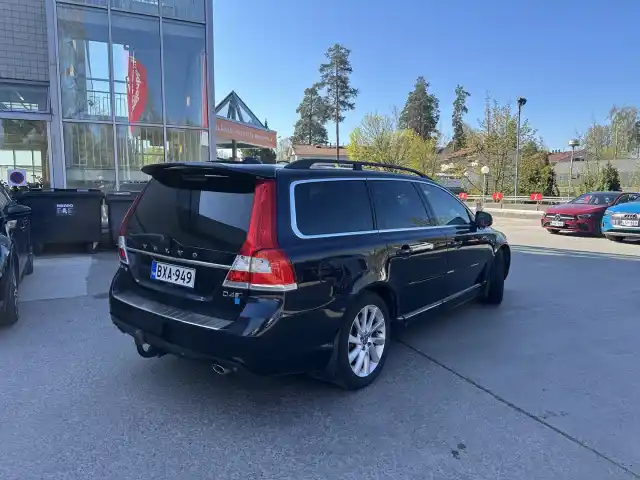 Sininen Farmari, Volvo V70 – BXA-949