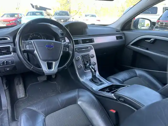 Sininen Farmari, Volvo V70 – BXA-949