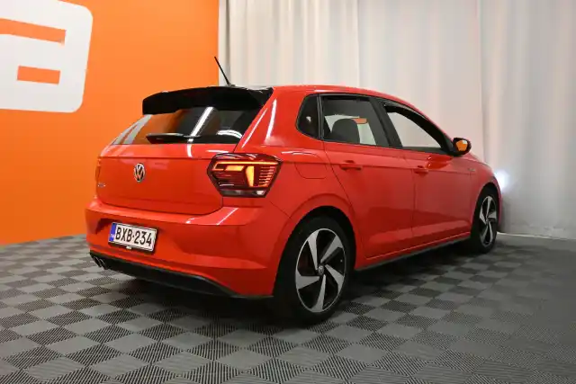 Punainen Viistoperä, Volkswagen Polo – BXB-234