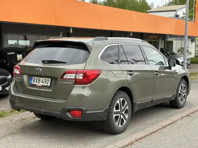 Vihreä Farmari, Subaru Outback – BXB-492