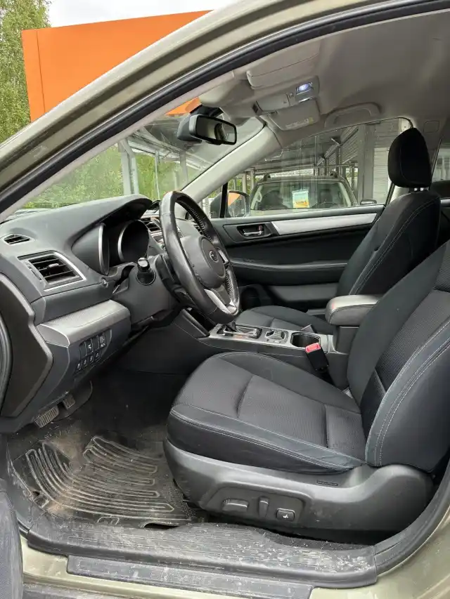 Vihreä Farmari, Subaru Outback – BXB-492
