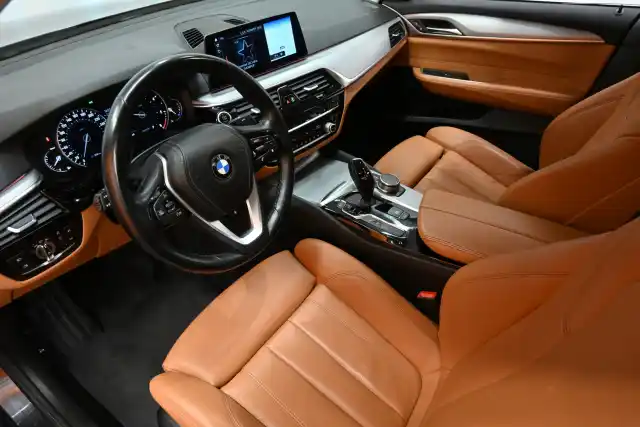 Harmaa Sedan, BMW 620 Gran Turismo – BXC-651