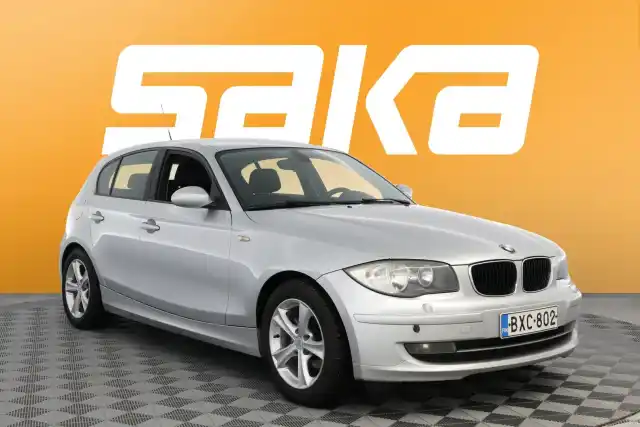 Harmaa Viistoperä, BMW 116 – BXC-802