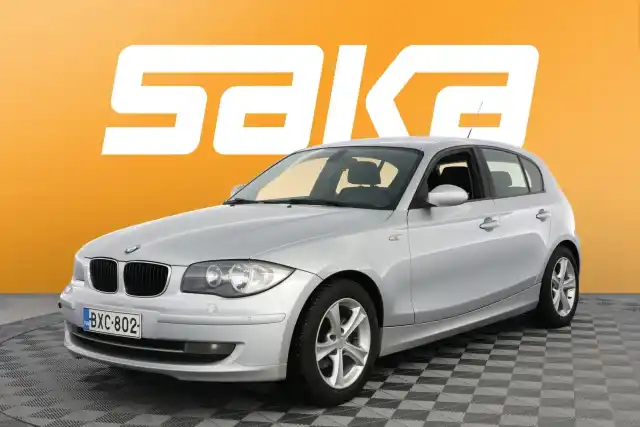 Harmaa Viistoperä, BMW 116 – BXC-802