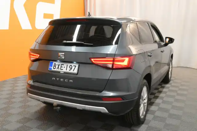 Harmaa Maastoauto, Seat Ateca – BXE-197