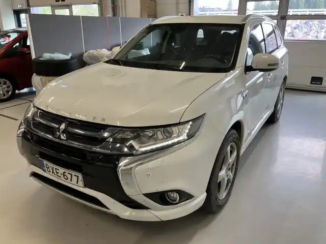 Valkoinen Farmari, Mitsubishi Outlander – BXE-677
