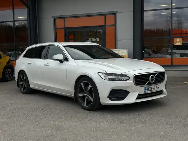 Valkoinen Farmari, Volvo V90 – BXE-873