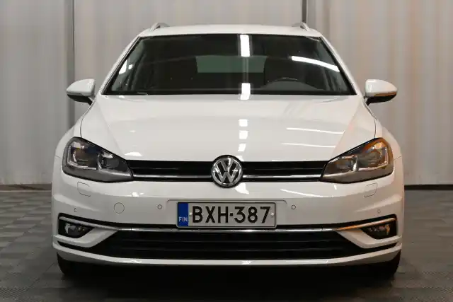 Valkoinen Farmari, Volkswagen Golf – BXH-387