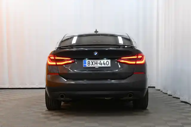 Harmaa Sedan, BMW 620 Gran Turismo – BXH-440